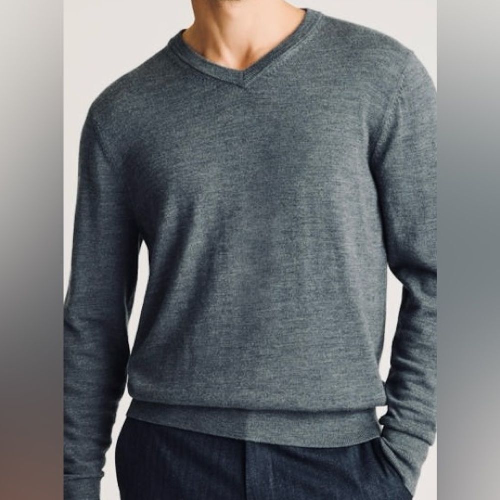 Hart Schaffner Marx Merino Wool Sage Gray Sweater M
